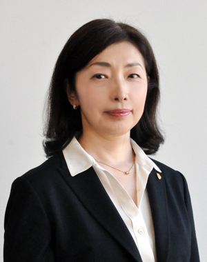 財務経理部 執行役員 今泉 裕子